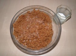 Домашнее пирожное Картошка из сухарей со сгущенкой - шаг 8 Домашнее пирожное Картошка из сухарей со сгущенкой - шаг 8