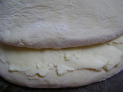 Домашнее слоеное дрожжевое тесто - шаг 10 Домашнее слоеное дрожжевое тесто - шаг 10