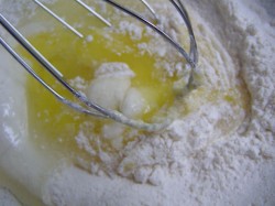 Домашнее слоеное дрожжевое тесто - шаг 2 Домашнее слоеное дрожжевое тесто - шаг 2