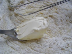 Домашнее слоеное дрожжевое тесто - шаг 4 Домашнее слоеное дрожжевое тесто - шаг 4