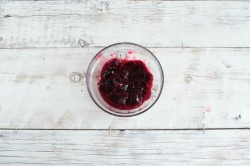 Домашнее вино из черной смородины - шаг 2