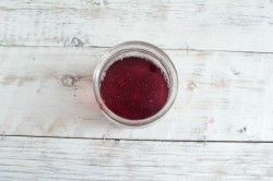 Домашнее вино из черной смородины - шаг 3