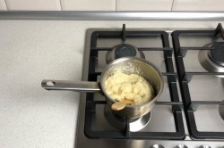 Домашние эклеры со сгущенкой - шаг 3 Домашние эклеры со сгущенкой - шаг 3