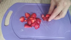 Пирожные с клубникой и бананом - шаг 10