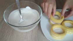 Пирожные с клубникой и бананом - шаг 13