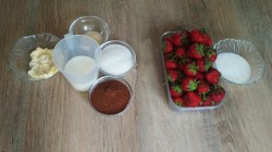 Пирожные с клубникой и бананом - шаг 2