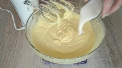 Пирожные с клубникой и бананом - шаг 4