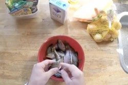 Шпроты из речной рыбы домашние - шаг 1
