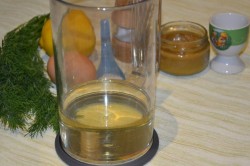 Домашний майонез с лимоном и горчицей в блендере - шаг 2