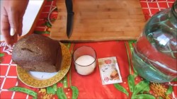Домашний квас из черного хлеба на сухих дрожжах - шаг 1 Домашний квас из черного хлеба на сухих дрожжах - шаг 1