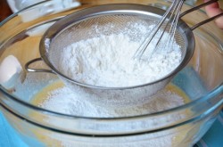 Дрожжевая коса пирог с яблоками - шаг 4