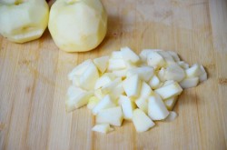 Дрожжевая коса пирог с яблоками - шаг 7