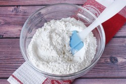 Тесто как пух на кефире для пирожков - шаг 1 Тесто как пух на кефире для пирожков - шаг 1