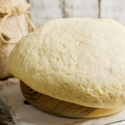 Дрожжевое тесто на желтках и кислом молоке