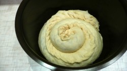 Дрожжевой пирог в мультиварке с маком - шаг 12 Дрожжевой пирог в мультиварке с маком - шаг 12