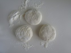 Дрожжевые хачапури в духовке с сыром - шаг 8 Дрожжевые хачапури в духовке с сыром - шаг 8