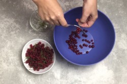 Джем из красной смородины в хлебопечке - шаг 2