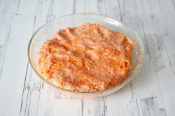 Ежики из индейки с рисом - шаг 5