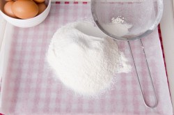 Французский торт из профитролей Крокембуш - шаг 6 Французский торт из профитролей Крокембуш - шаг 6