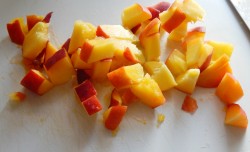 Фруктовый десерт с мороженым салат - шаг 3 Фруктовый десерт с мороженым салат - шаг 3