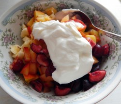 Фруктовый десерт с мороженым салат - шаг 6 Фруктовый десерт с мороженым салат - шаг 6