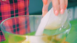 Вкусный фруктовый пирог с ванилью и абрикосами к чаю - шаг 1 Вкусный фруктовый пирог с ванилью и абрикосами к чаю - шаг 1