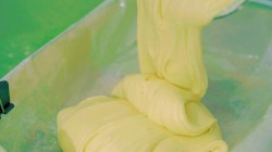 Вкусный фруктовый пирог с ванилью и абрикосами к чаю - шаг 5 Вкусный фруктовый пирог с ванилью и абрикосами к чаю - шаг 5