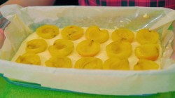 Вкусный фруктовый пирог с ванилью и абрикосами к чаю - шаг 8 Вкусный фруктовый пирог с ванилью и абрикосами к чаю - шаг 8