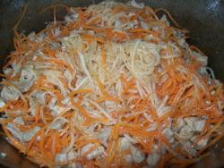 Фунчоза со свининой и овощами - шаг 4