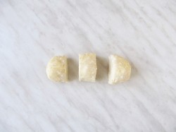 Галета из творожного теста с клубникой - шаг 8