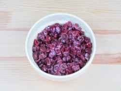 Галета с вишней и орехами - шаг 3 Галета с вишней и орехами - шаг 3