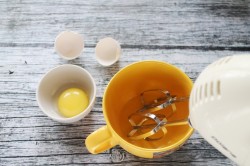 Глазурь для кулича пасхального из сахарной пудры - шаг 4 Глазурь для кулича пасхального из сахарной пудры - шаг 4