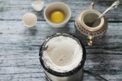 Глазурь для кулича пасхального из сахарной пудры - шаг 3 Глазурь для кулича пасхального из сахарной пудры - шаг 3