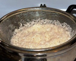 Голубцы запеченные в сметане с луком - шаг 1