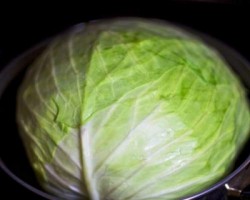 Голубцы запеченные в сметане с луком - шаг 3