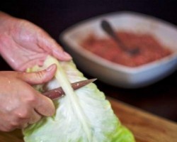 Голубцы запеченные в сметане с луком - шаг 7