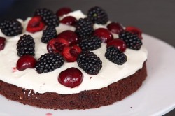 Голый торт с фруктами шоколадный бисквит с маскарпоне - шаг 24 Голый торт с фруктами шоколадный бисквит с маскарпоне - шаг 24