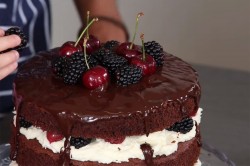 Голый торт с фруктами шоколадный бисквит с маскарпоне - шаг 32 Голый торт с фруктами шоколадный бисквит с маскарпоне - шаг 32