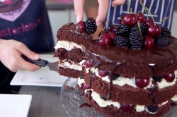 Голый торт с фруктами шоколадный бисквит с маскарпоне - шаг 34 Голый торт с фруктами шоколадный бисквит с маскарпоне - шаг 34