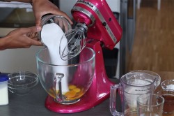 Голый торт с фруктами шоколадный бисквит с маскарпоне - шаг 4 Голый торт с фруктами шоколадный бисквит с маскарпоне - шаг 4