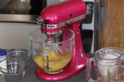 Голый торт с фруктами шоколадный бисквит с маскарпоне - шаг 5 Голый торт с фруктами шоколадный бисквит с маскарпоне - шаг 5