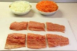 Горбуша под классическим маринадом и яичной заливкой - шаг 6 Горбуша под классическим маринадом и яичной заливкой - шаг 6