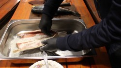 Горбуша холодного копчения - шаг 4