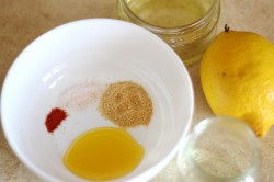 Горчично медовая заправка для салата - шаг 1 Горчично медовая заправка для салата - шаг 1