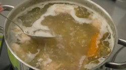 Гороховый суп с мясом свинины и копченостями - шаг 17