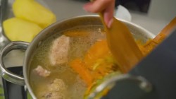 Гороховый суп с мясом свинины и копченостями - шаг 19