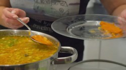 Гороховый суп с мясом свинины и копченостями - шаг 21