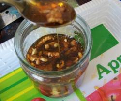 Грецкие орехи с медом - шаг 6 Грецкие орехи с медом - шаг 6