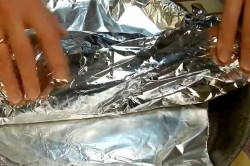 Грудинка свиная в фольге с чесноком - шаг 6