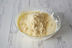 Грушевый пирог со сливками и миндалем - шаг 10